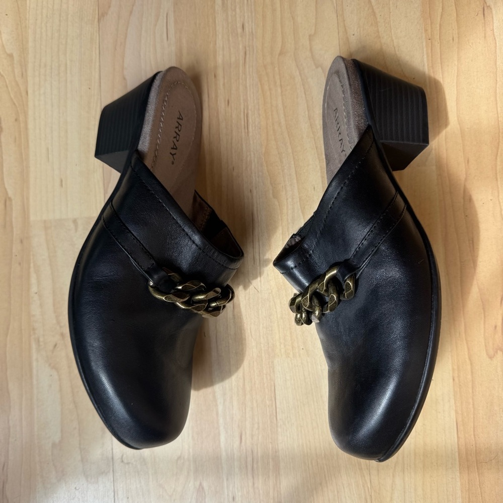 Array Mules Low Heel Black Leather with Gold Chain Women's Size 9